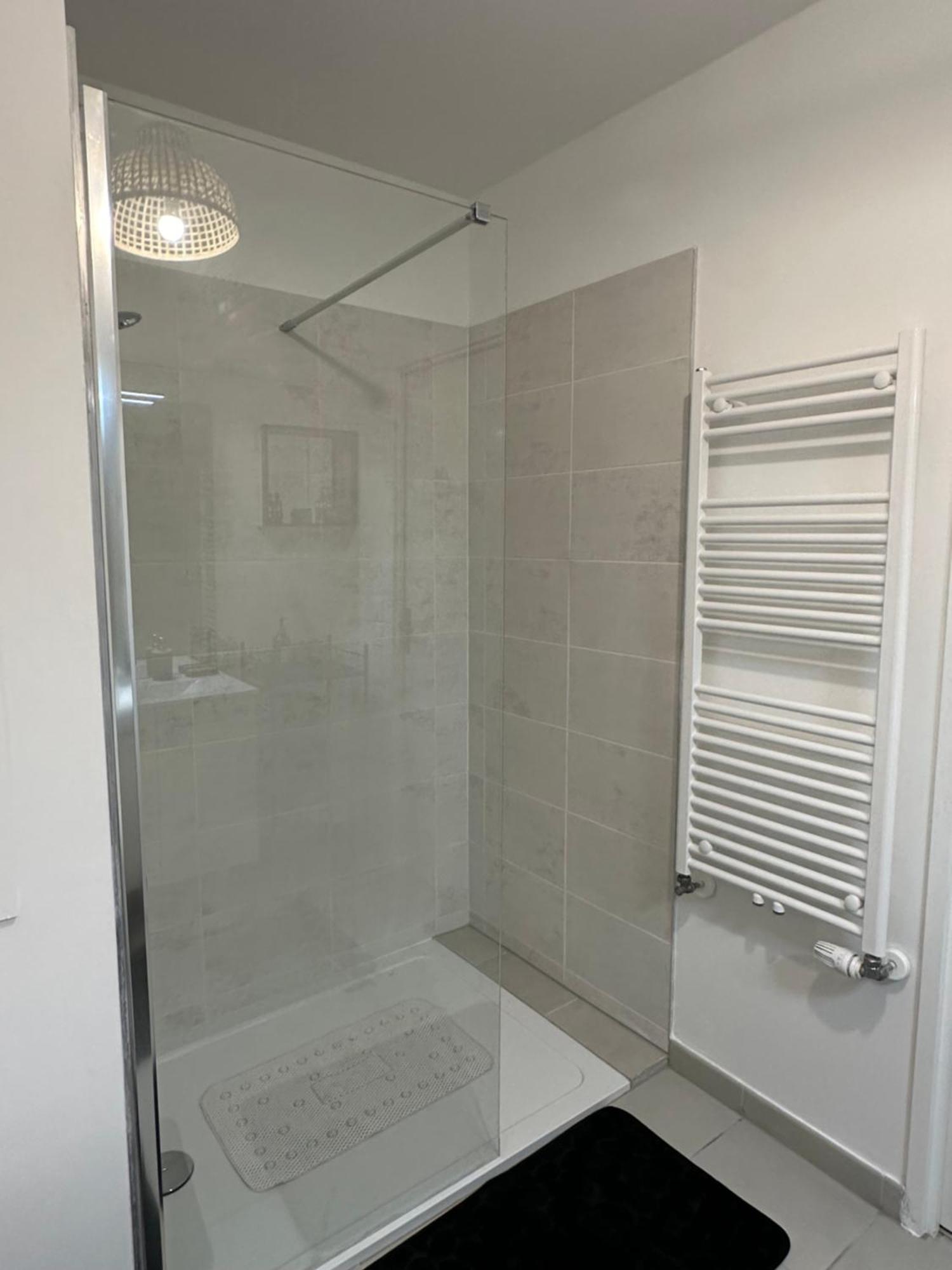 Appartement Entre Paris Et Disney Noisy-le-Grand Bagian luar foto